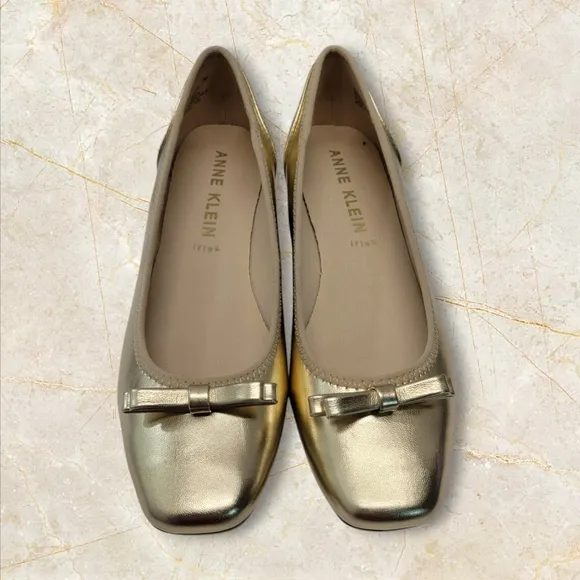 Anne Klein Waldorf Heels Gold Size 7 With Bow Women's