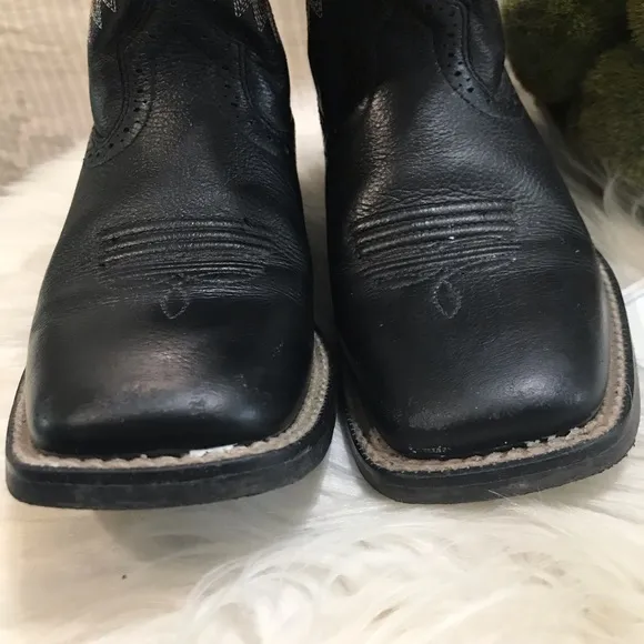 Ariat Big Kids Western Tycoon Boots. Sz 2 Black
