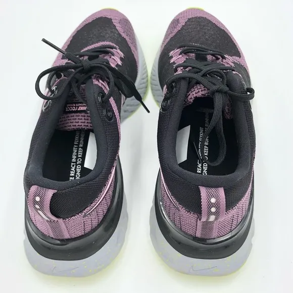 Nike Women's React Infinity Run Flyknit 2 Running Shoes