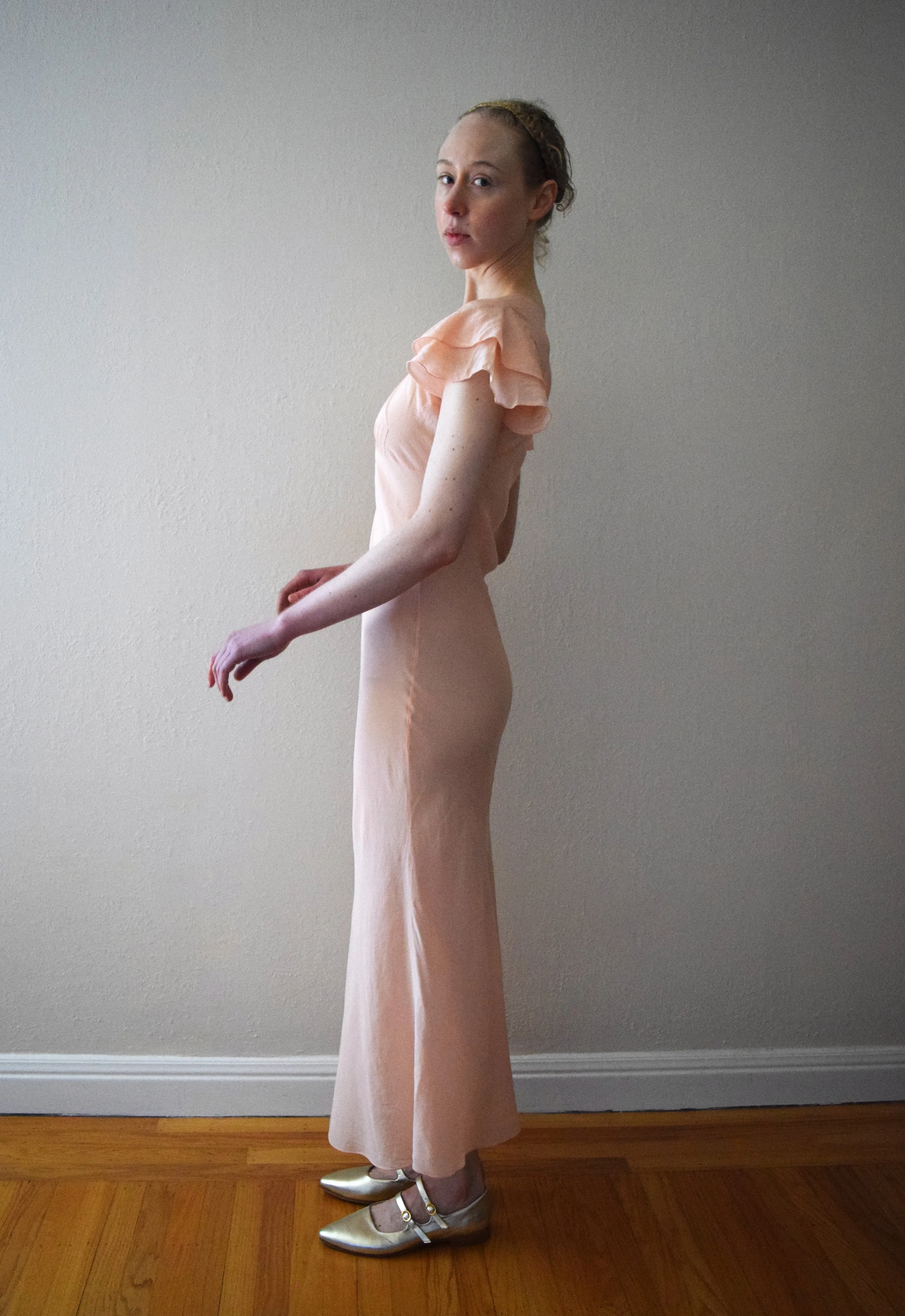 Vintage 1930s silk bias cut gown . 30s slip dress . size xxs to xs